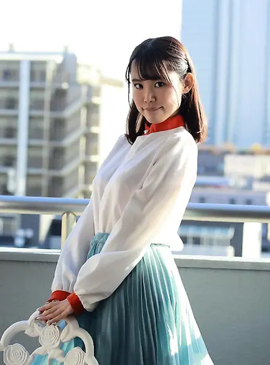 Yui Nanase Has Fun With Nude And Lingerie Poses