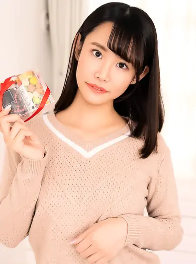 Yui Nanase Teases In Lingerie On Couch And Tatami