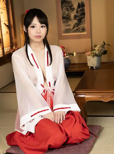 Hodaka Hina Teasing In Lingerie, Kimono, Pool And More