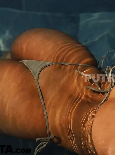 Kanokwan Prai Goes From Poolside Bikini To Hotel Nude