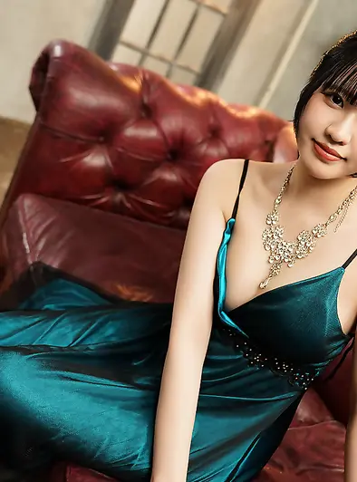 Yuna Mori Gets Soapy And Shows Off Nude