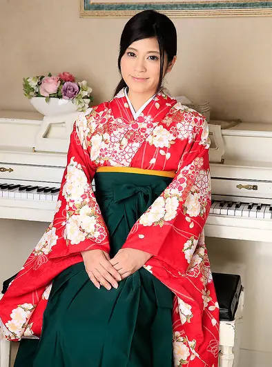 The Seductive Return of a National Treasure - Ohashi Miku