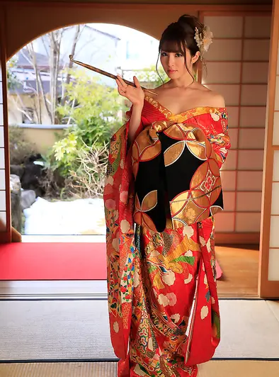 The Seductive Return of a National Treasure - Ohashi Miku