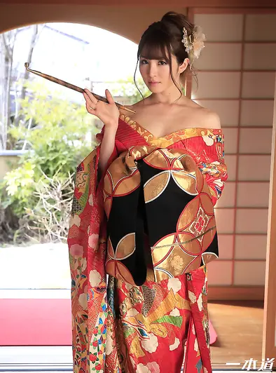Miku Ohashi Owns Every Look From Kimono To Lingerie