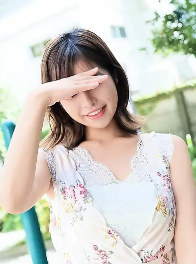 Satomi Uehara Flashes That Schoolgirl Smile Outside
