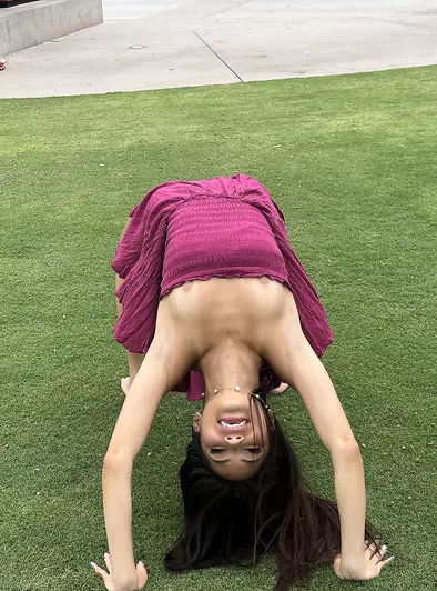 Leilani Voss Flashes And Bends All Over Outside
