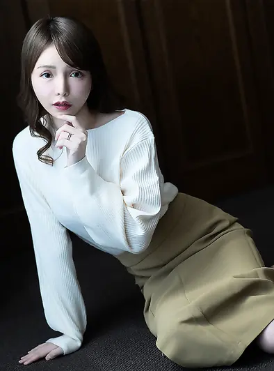 Reona Hironaka Shows Off Every Sexy Side