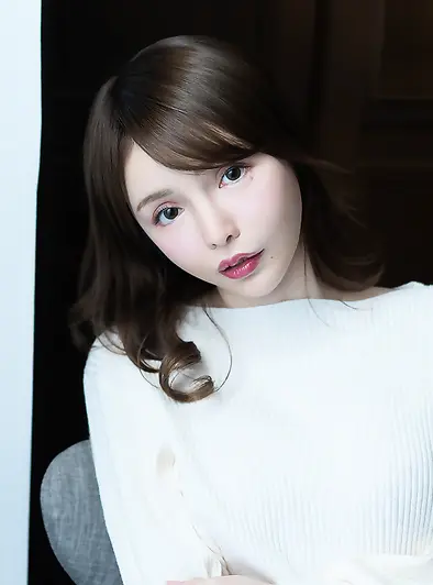 Reona Hironaka Shows Off Every Sexy Side