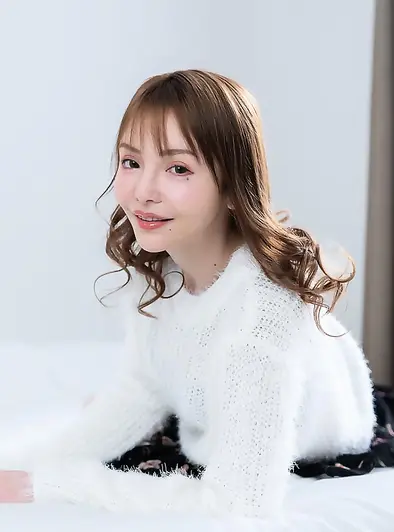 Reona Hironaka Shows Off Every Sexy Side