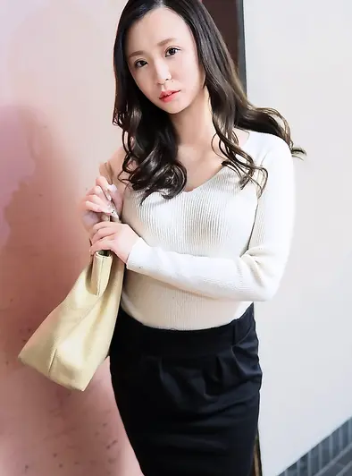Ayu Kojima Looks So Hot In Every Pose