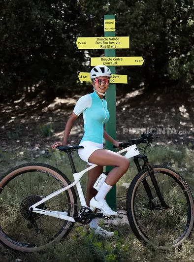Putri Cinta Gets Naked On The Bike Trail