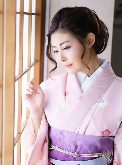 Mirei Imada Turns Up The Heat In Every Outfit