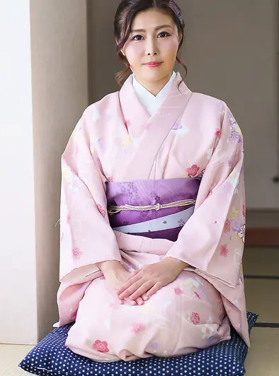 Mirei Imada Turns Up The Heat In Every Outfit