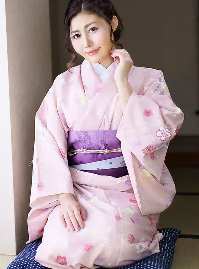 Mirei Imada Loves Showing Off Everywhere