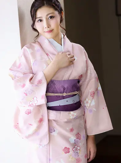 Mirei Imada Loves Showing Off Everywhere