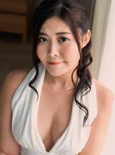 Mirei Imada Loves Showing Off Everywhere
