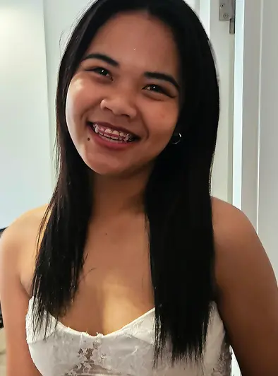 Tuk Tuk Cutie Rides Cock With A Big Smile