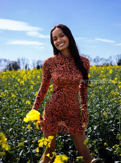 Putri Cinta Strips Naked In The Flower Field