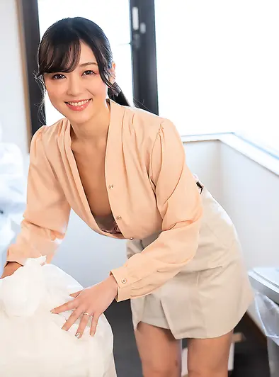 Rino Tanaka Smiles While Flashing After Trash Duty