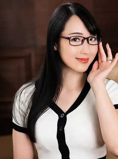 Reina Sakuragi Shows Off Every Side Of Sexy