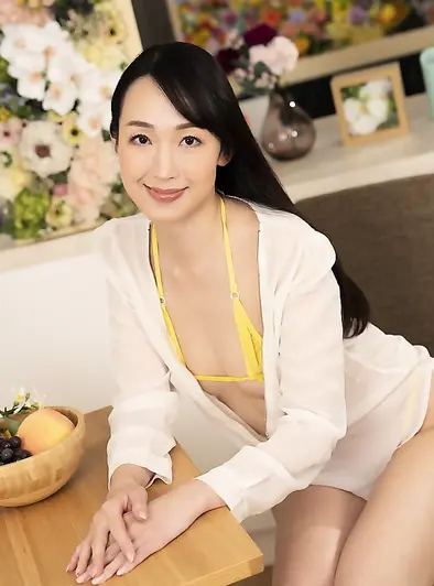 Reina Sakuragi Shows Off Every Side Of Sexy