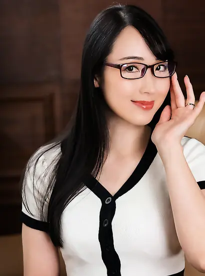 Reina Sakuragi Shows Off Every Side Of Sexy