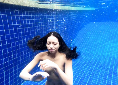 Chloe Thai's Pool Shoot Behind The Scenes